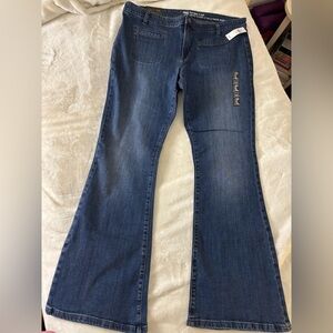Gap Women’s Mid Rise Flare 18/34 NWT